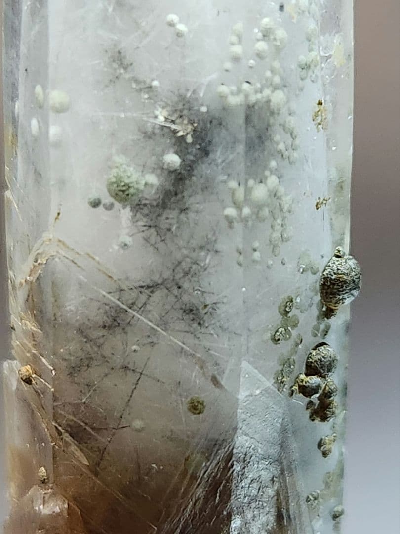 ハイクオリティ✨まりも入り水晶ポイント