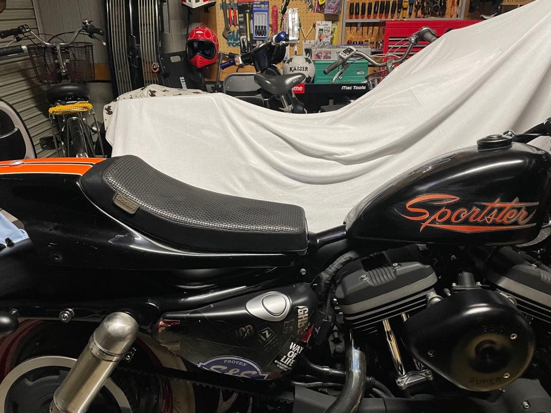 ハーレー　ストーツ スポーツスター シート　ダートラ　トラッカーシート