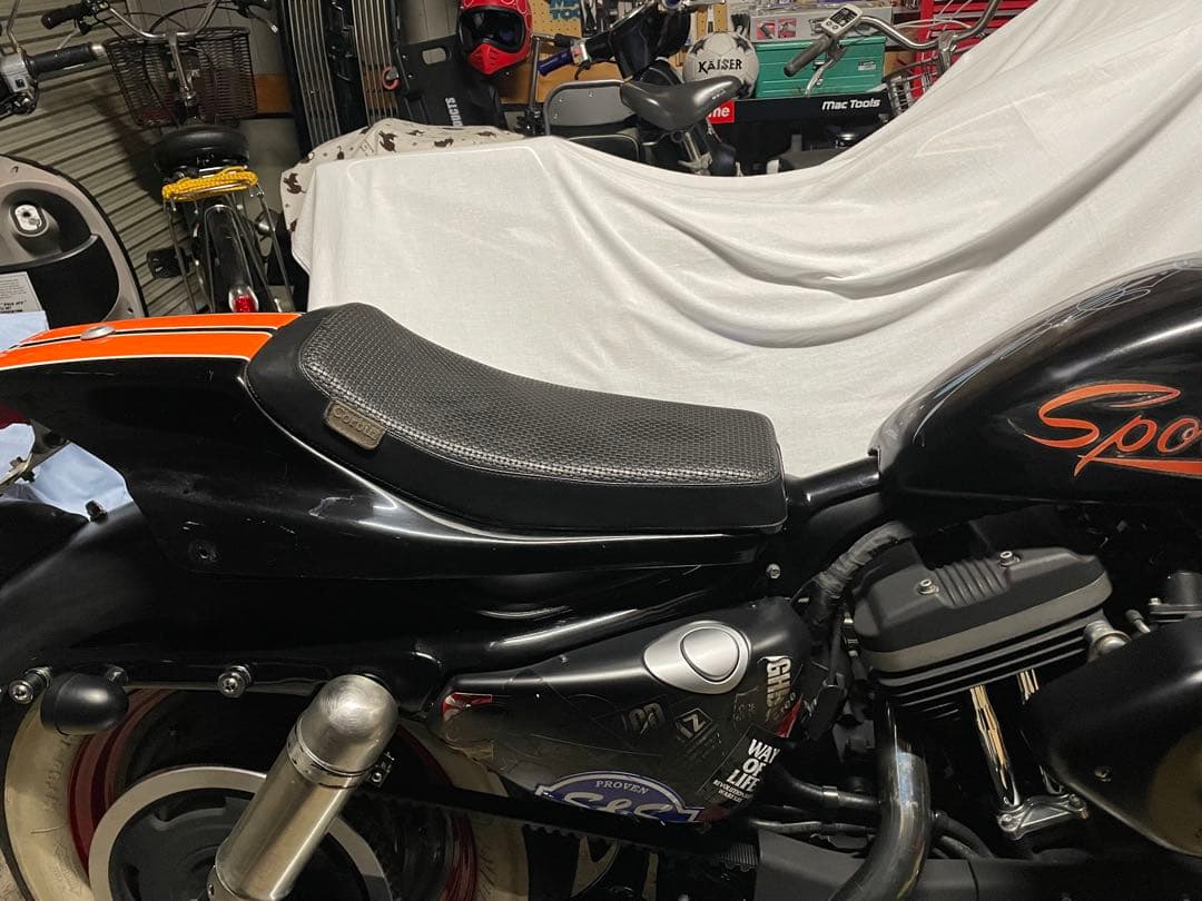 ハーレー　ストーツ スポーツスター シート　ダートラ　トラッカーシート