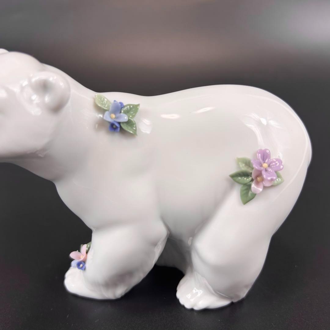 【未使用級】リヤドロ　lladro　 花と蝶で飾られたシロクマ　置物