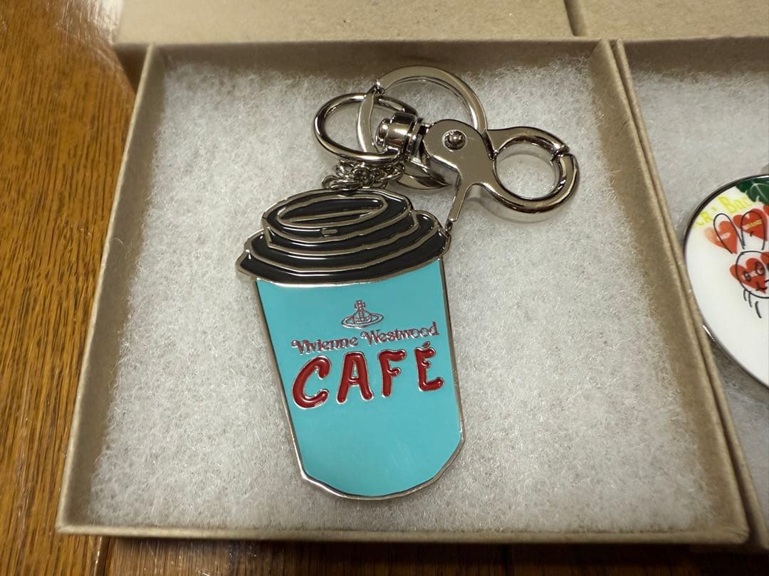 ヴィヴィアン・ウエストウッド 青山フラッグシップ 限定キーホルダー　3種