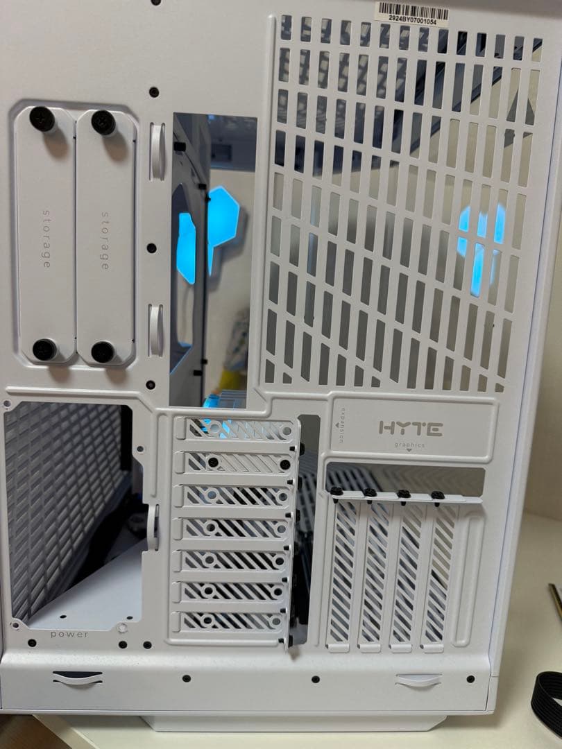 HYTE Y70 ホワイト PCケース