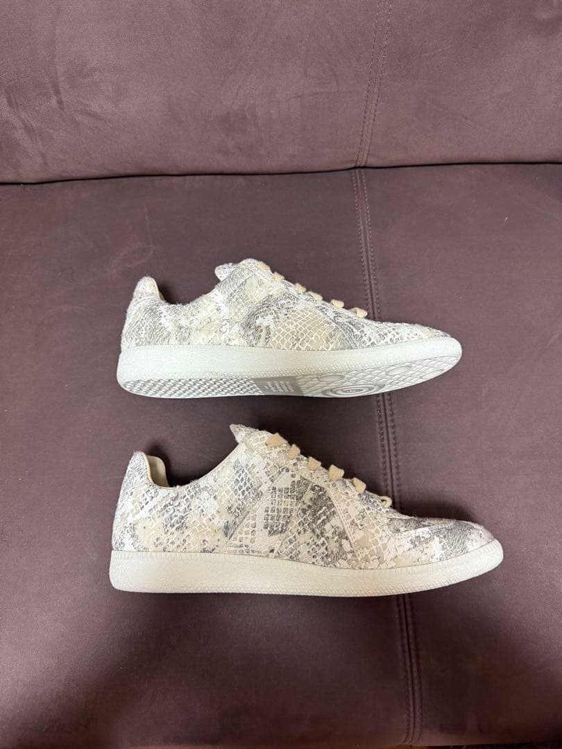 マルジェラ　ジャーマントレーナー 42