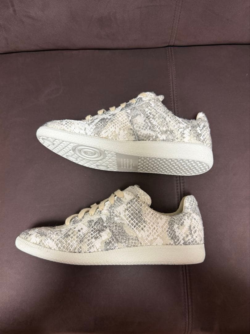 マルジェラ　ジャーマントレーナー 42