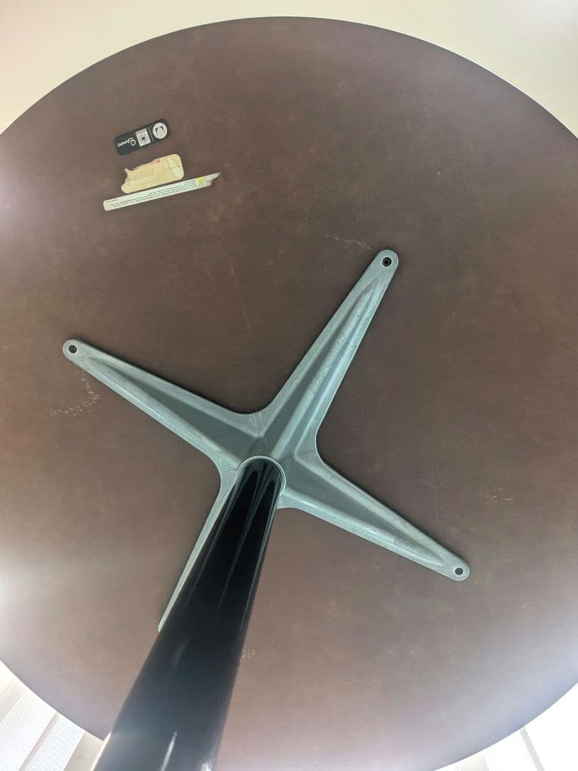 イームズ　ハーマンミラー コントラクトベース 丸テーブル