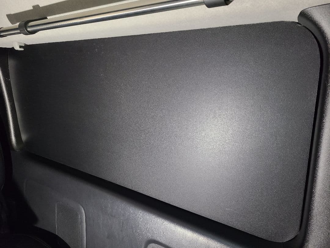 200系ハイエース窓埋めインテリアパネル防音断熱仕様左右１セット