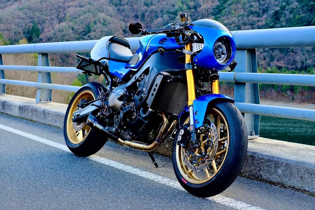 XSR900 フロントカウル スクリーン バラクーダ　22年モデルブルー塗装