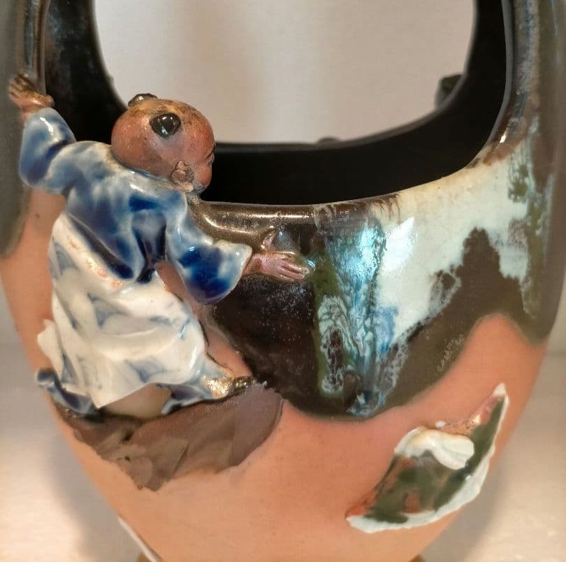 希少　隅田焼 石黒香々 高浮彫人物 花瓶 アンティーク 里帰り