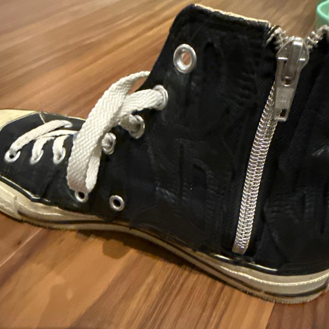 L.G.B. ジッパー付き黒ハイカットスニーカー