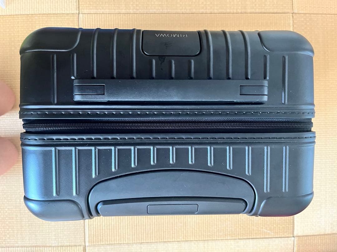 3回だけ使用RIMOWA リモワ Essential キャビン マットブラック