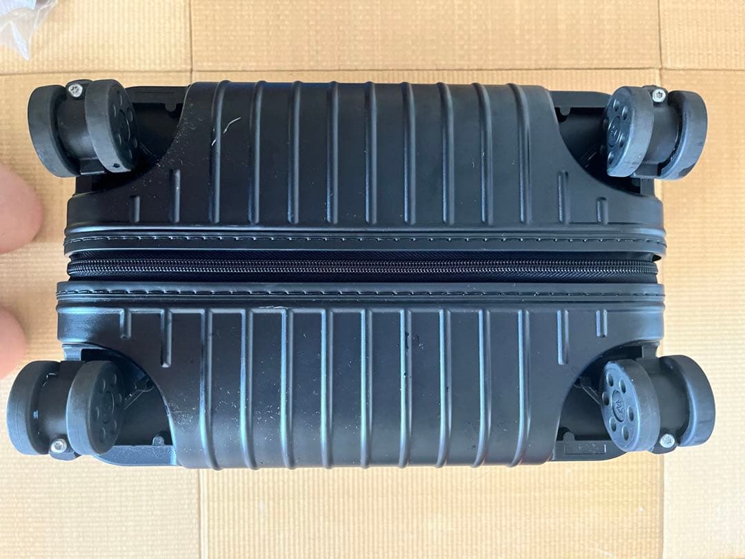 3回だけ使用RIMOWA リモワ Essential キャビン マットブラック