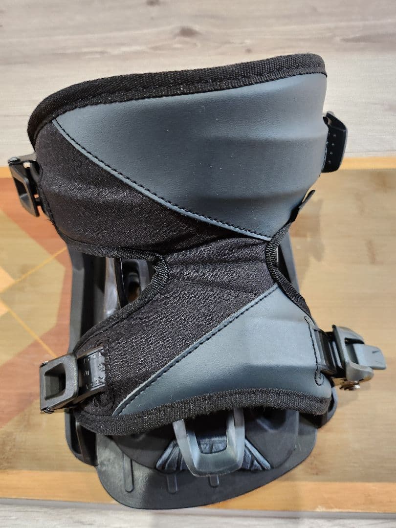 Flow Nexus スノーボード ビンディング ブラック✕グレー