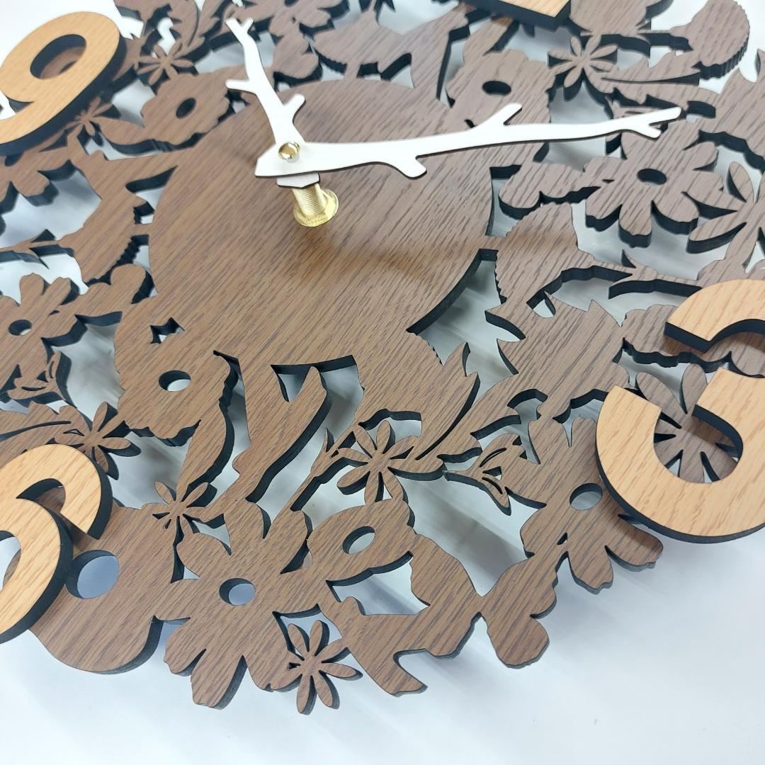北欧風　立体的な森の鳥や花柄木製掛け時計　静音タイプ