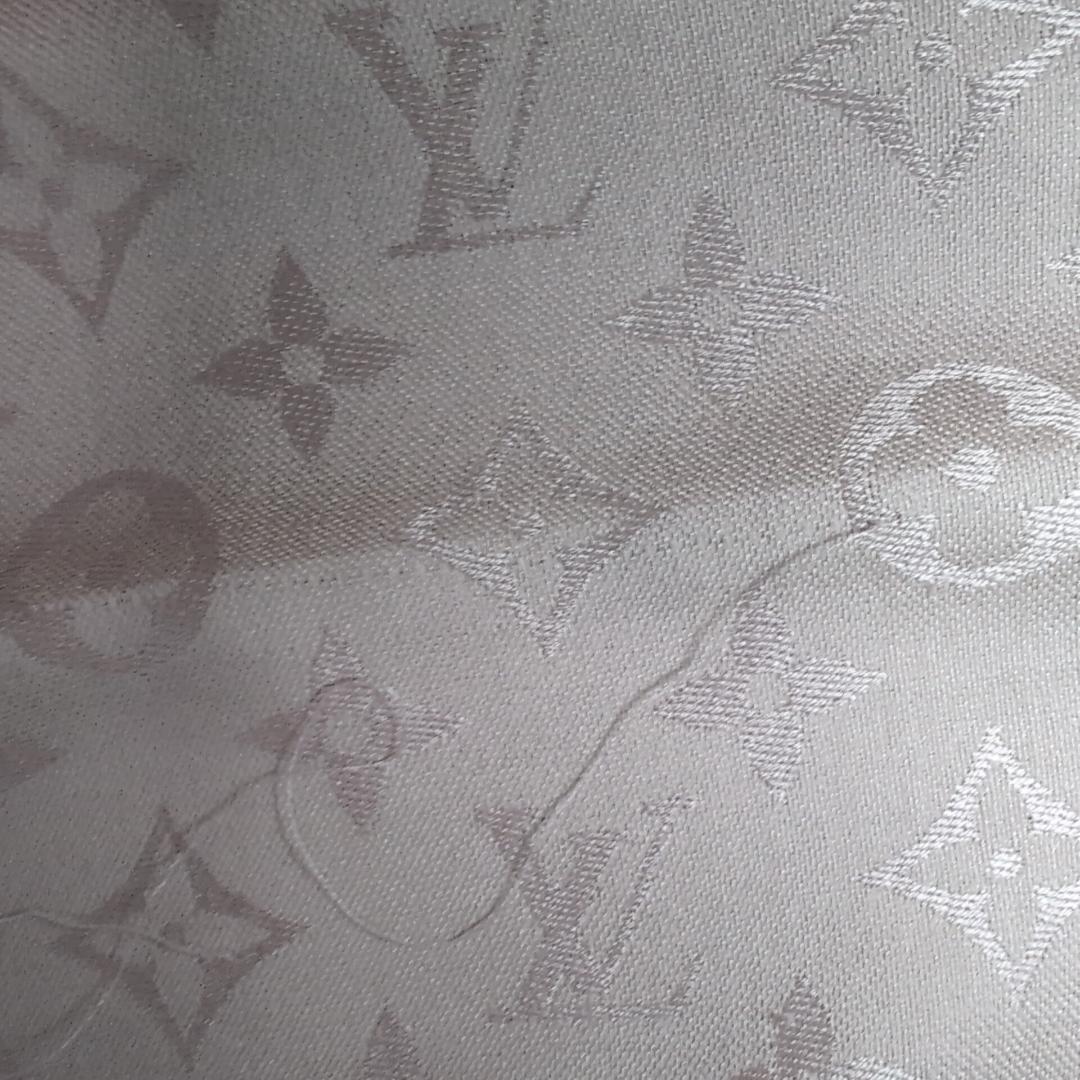 グレージュ LOUIS VUITTON モノグラム 大判ストール 伊 d118