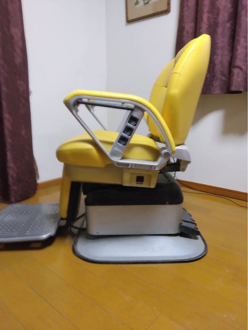 イエロー 理美容椅子 リクライニング