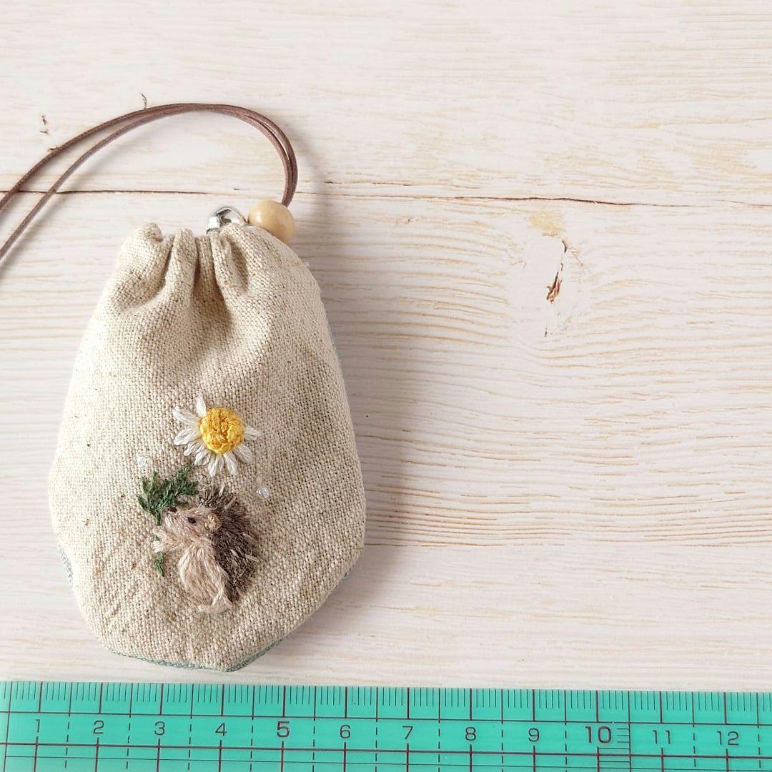 【専用】ちっちゃなりんりんお守りサシェ /巾着サシェ【はりねずみ君の日傘】