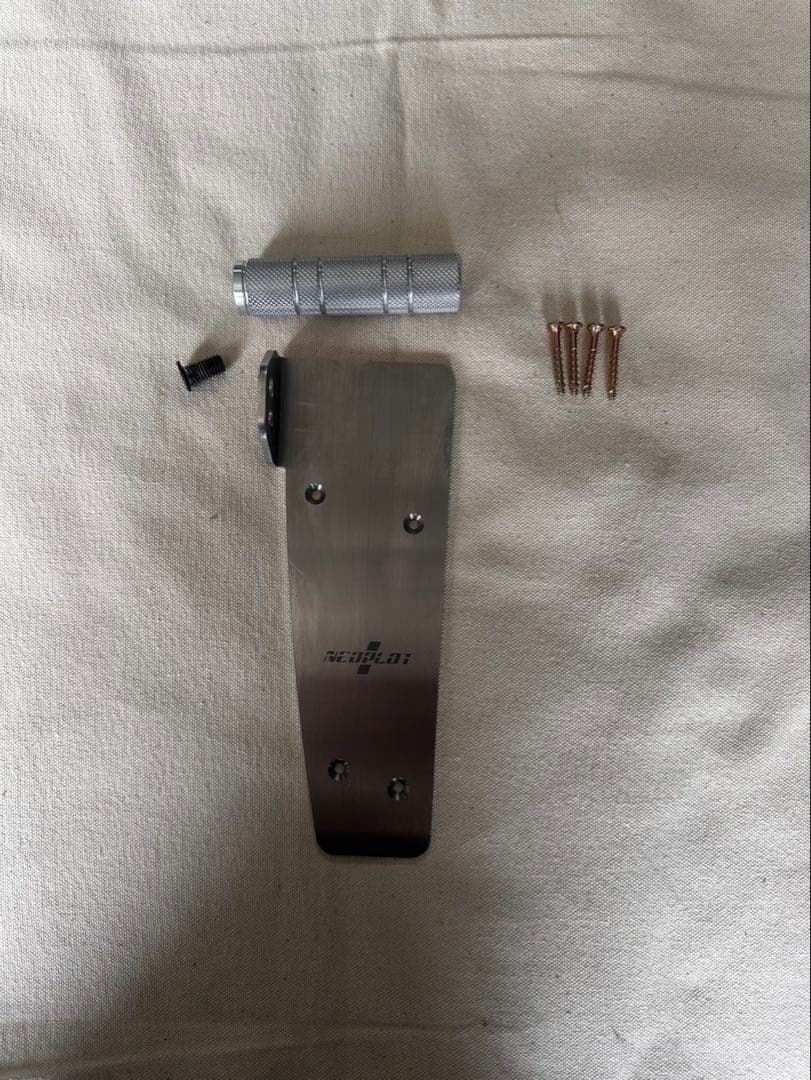 A*E様 50プリウス　フットレスト　NEOPLOT カローラスポーツ　　PLO