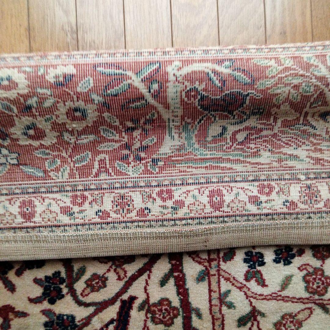 花と動物の模様のラグ3畳