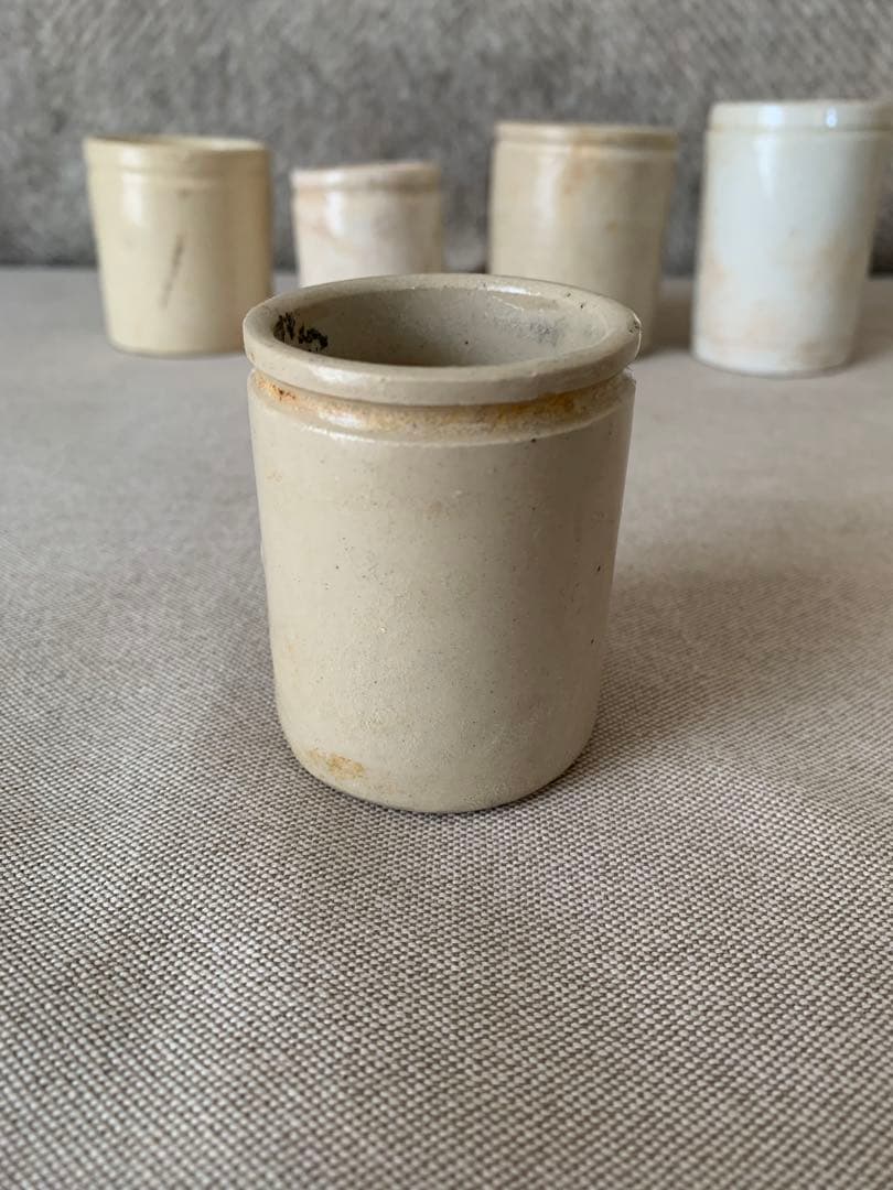 フランスアンティーク　小さな陶器のボトル5個セット