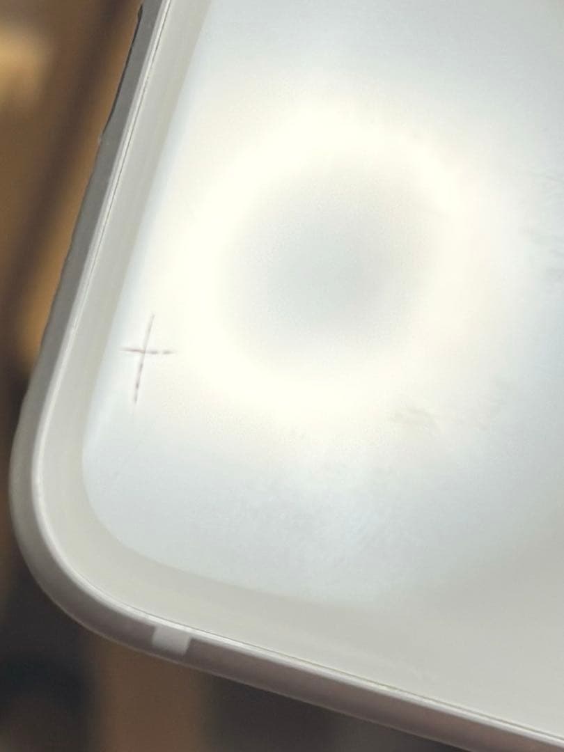 吉田ゆみ　iPhone 8 64GB シルバー SIMフリー　au