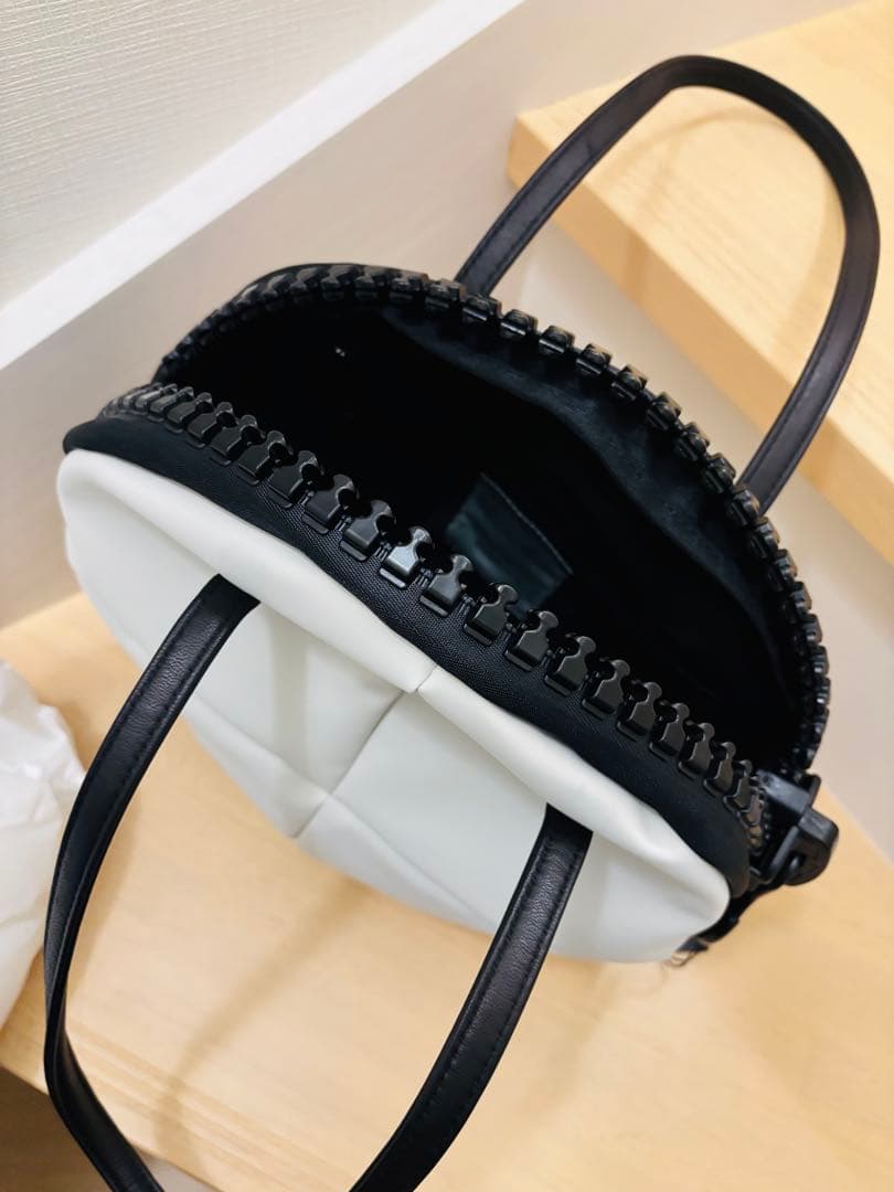 【新品未使用】25bisサークルトート　ホワイト