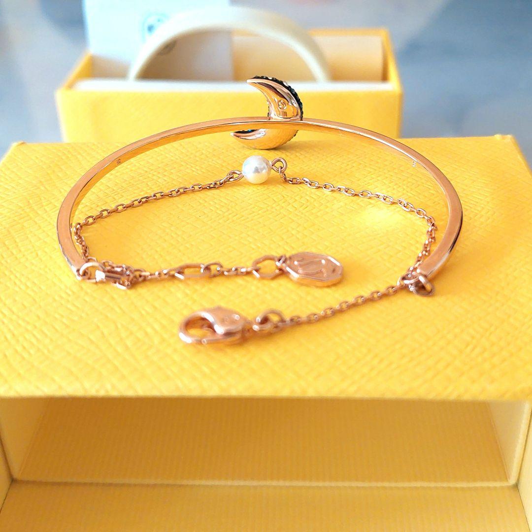 新品 箱付 SWAROVSKI Luna バングル スワロフスキー ブレスレット