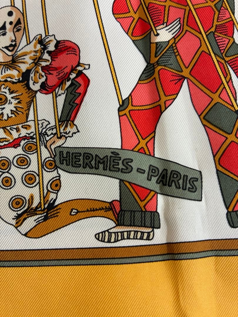 HERMÈS サーカスデザイン シルクスカーフ　黄色