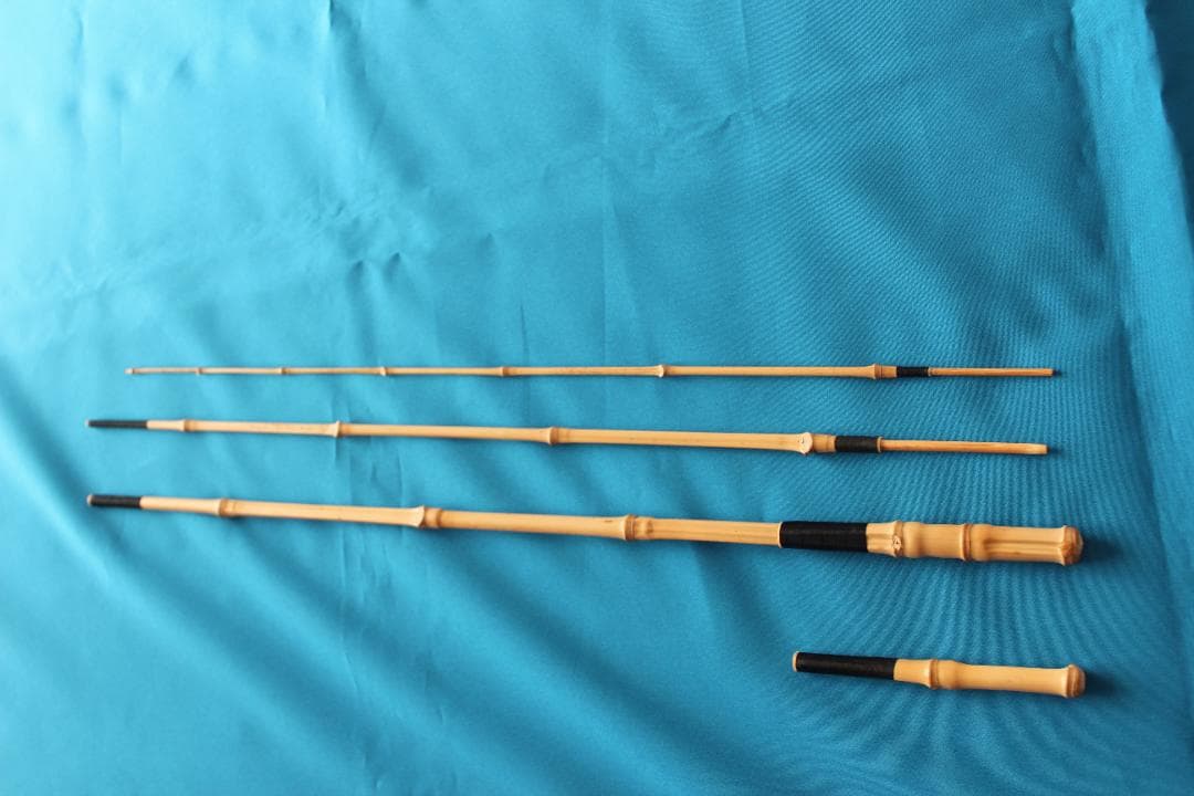 ＲNO83　タナゴ和竿　3本繋ぎ、2本繋ぎでも使える布袋竹　半製品　色塗りだけ