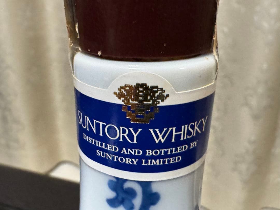 サントリー ピュアモルトウイスキー　白州12年 有田焼染付蛸唐草兎文瓶 箱付き