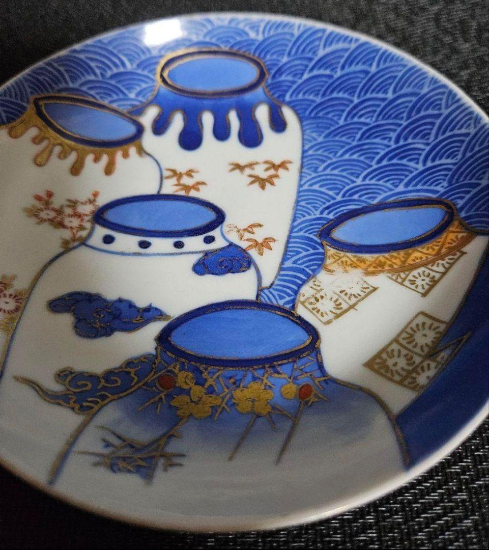 江戸時代末期～明治時代　後期色鍋島　色鍋島　墨弾技法　青海波に壺甕の図皿　櫛高台