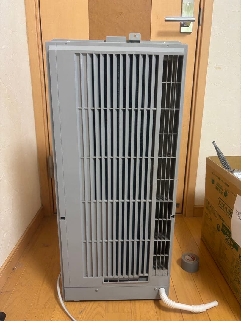 ハイアール窓枠エアコンJA-16T 2020年モデル