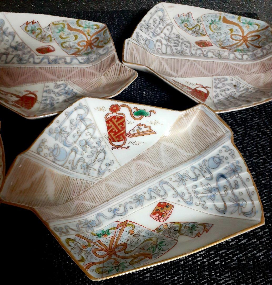 【最上作品❗️】江戸後期　古伊万里　錦手　折紙型　竜田川に印籠に衣装の図皿　5客