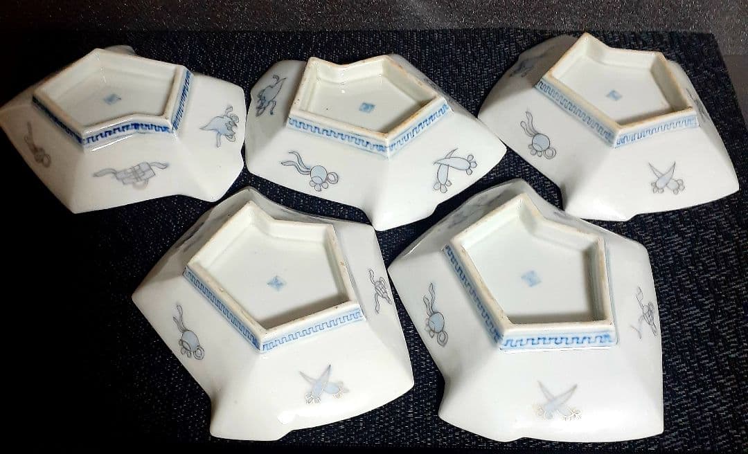 【最上作品❗️】江戸後期　古伊万里　錦手　折紙型　竜田川に印籠に衣装の図皿　5客