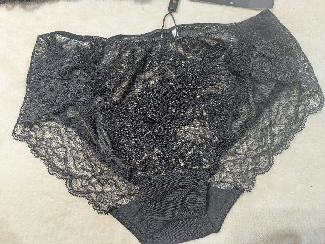 ワコール　トレフルブラジャーショーツセット