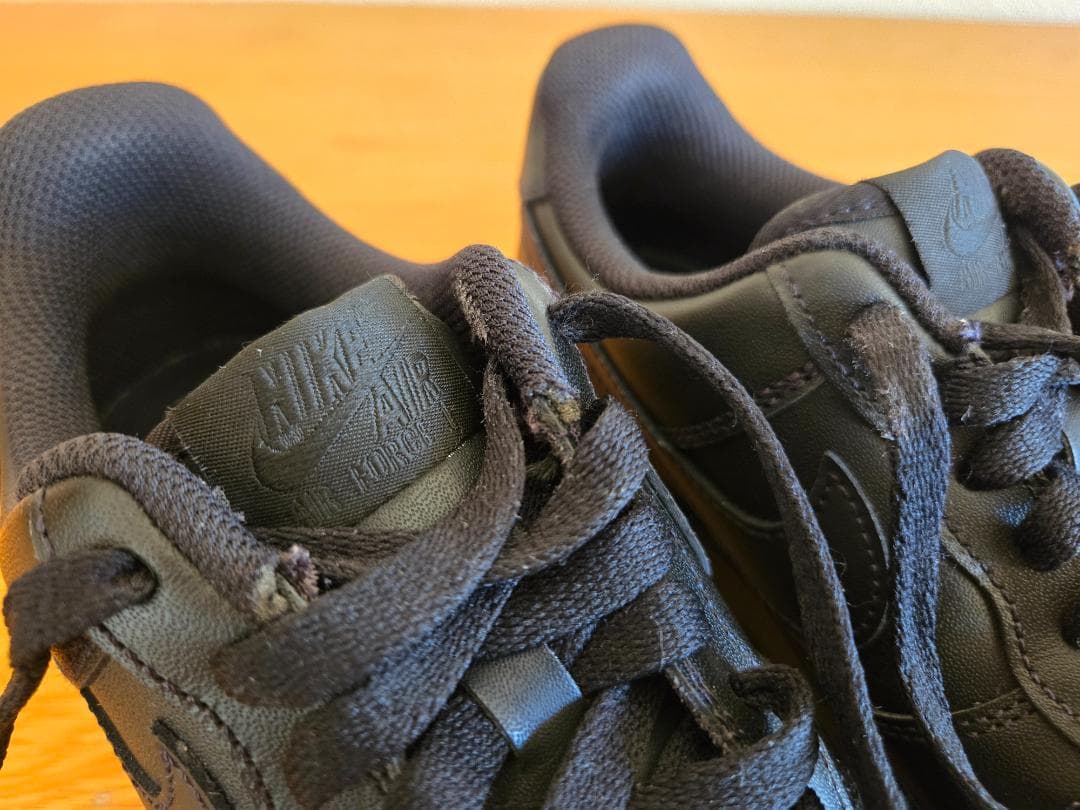 ナイキ エア フォース 1 '07 ウィメンズ 24.5cm