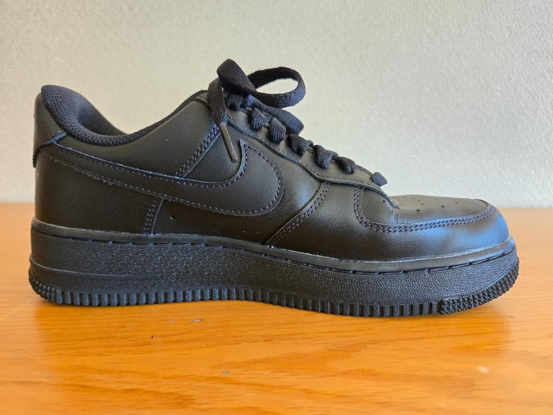 ナイキ エア フォース 1 '07 ウィメンズ 24.5cm