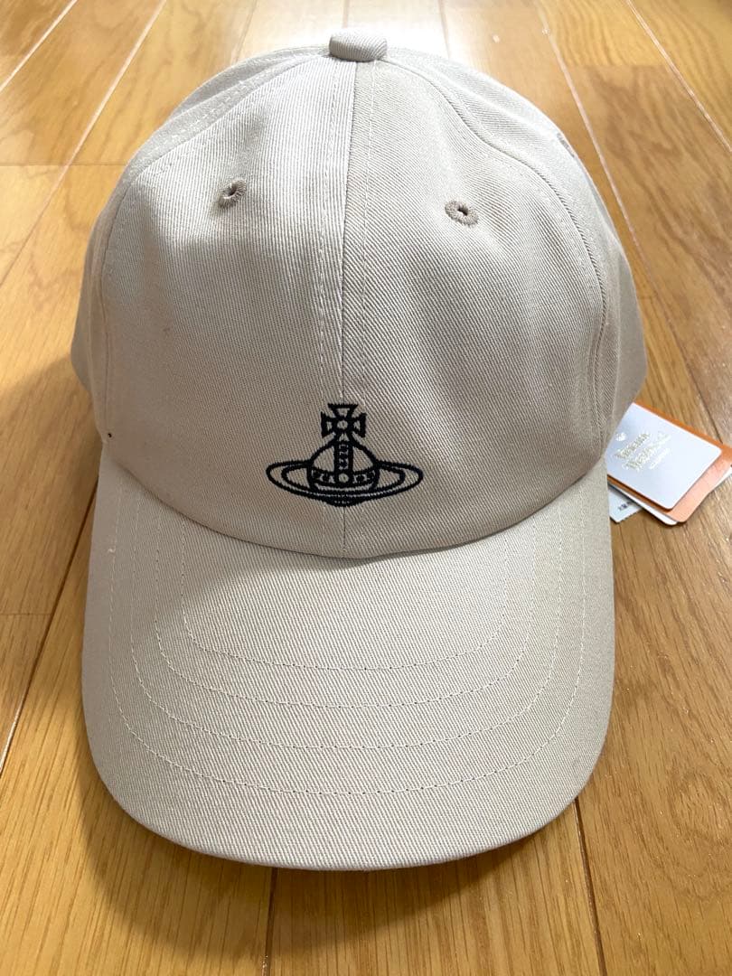 【新品】ヴィヴィアン ウエストウッド ベージュキャップ プレゼントにも！