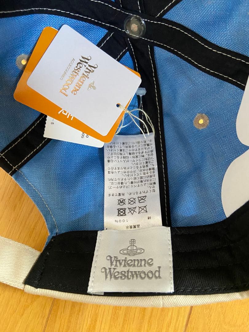 【新品】ヴィヴィアン ウエストウッド ベージュキャップ プレゼントにも！