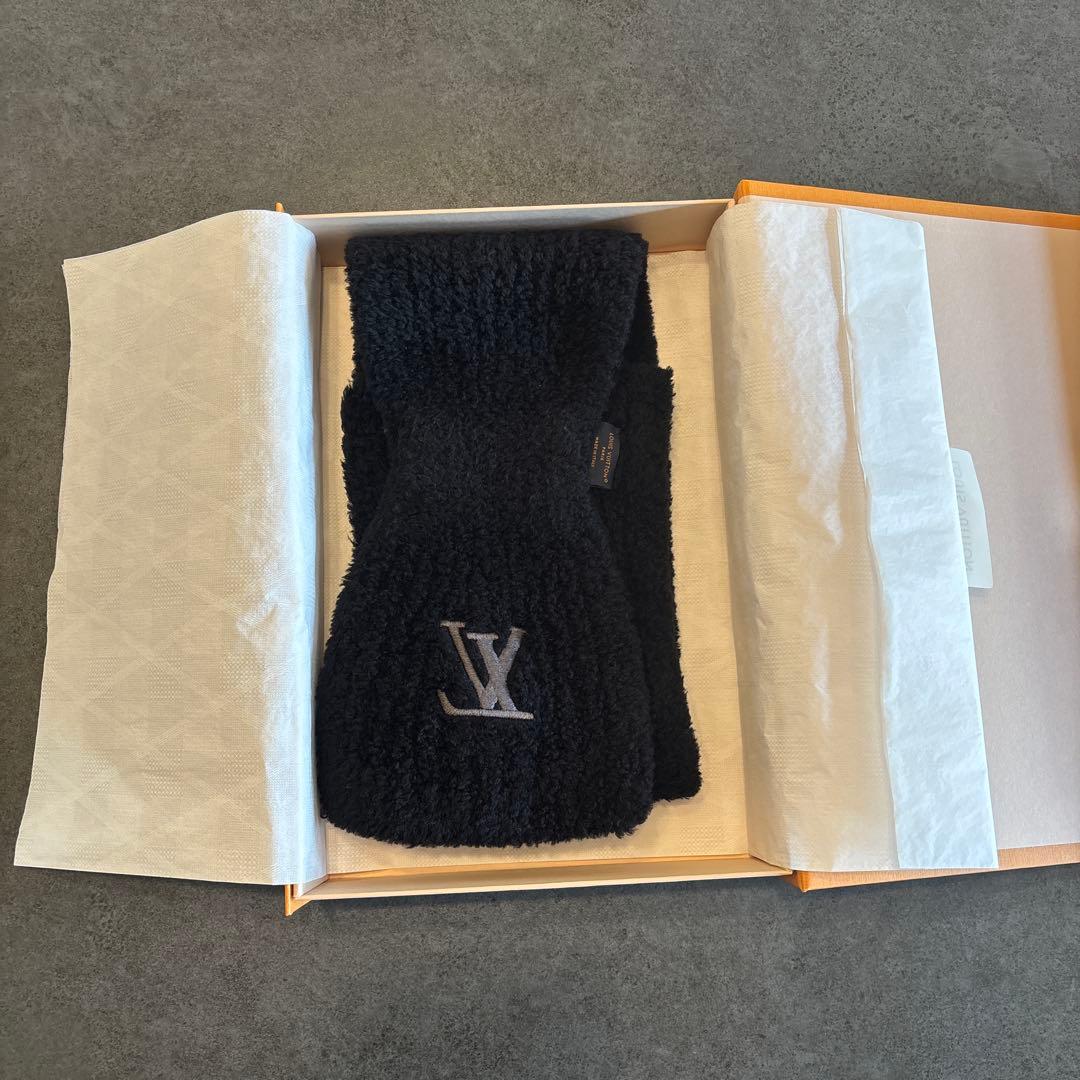 【新品未使用】ルイヴィトン マフラー・オンリー LV・ミニ コンフィ