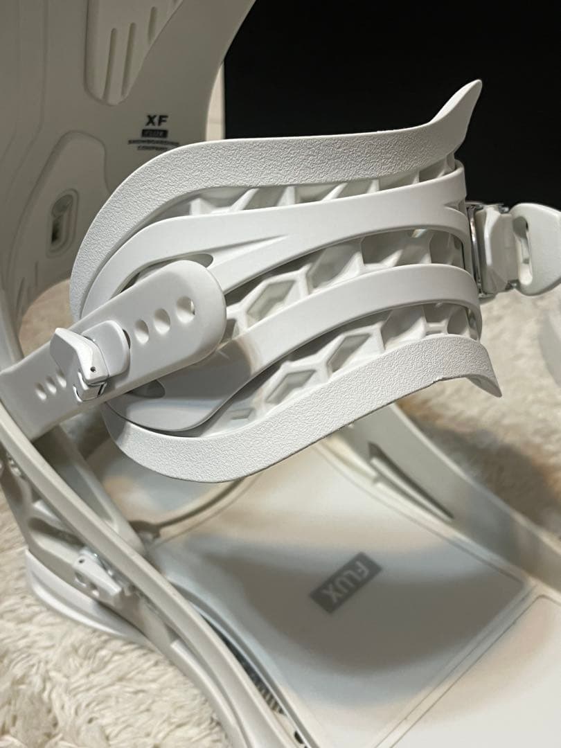 25-26 FLUX フラックス XF Mサイズ　ホワイト