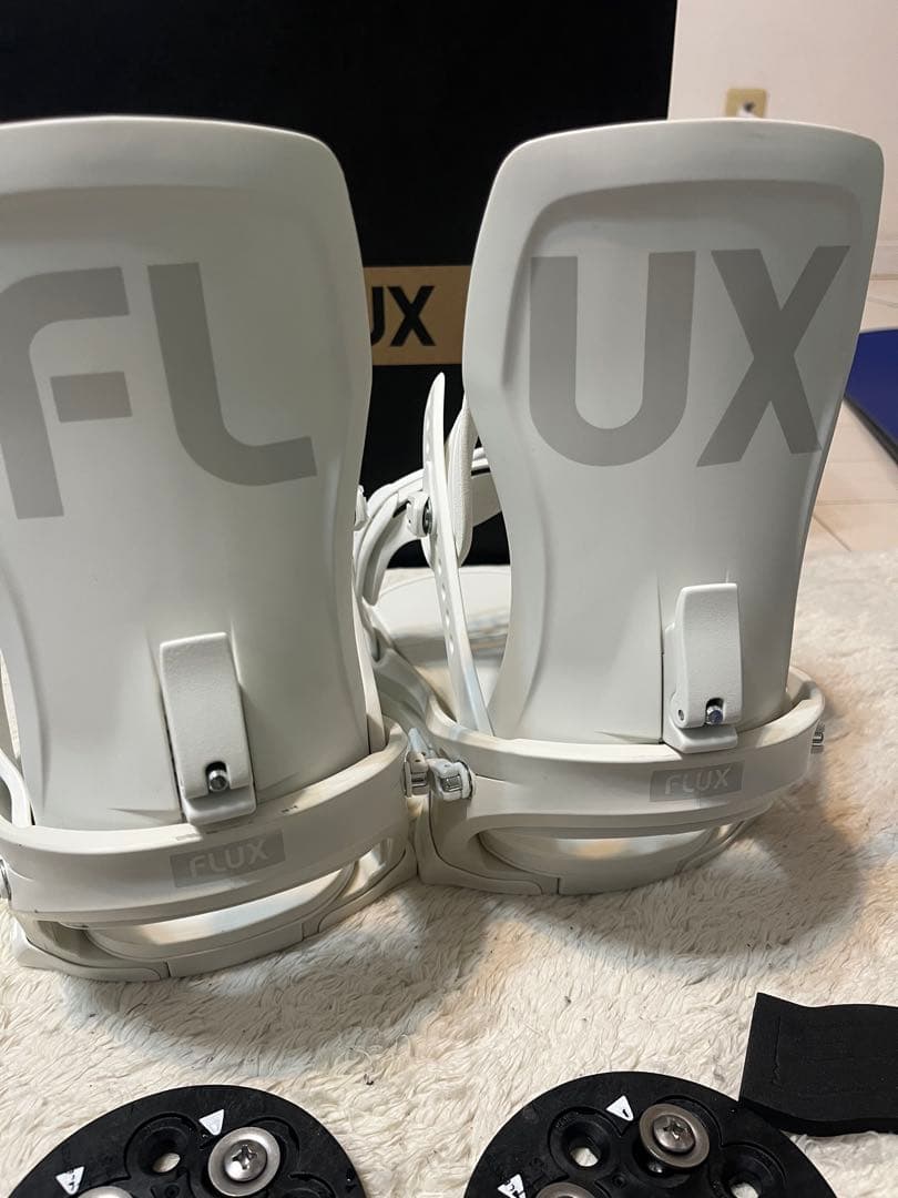 25-26 FLUX フラックス XF Mサイズ　ホワイト