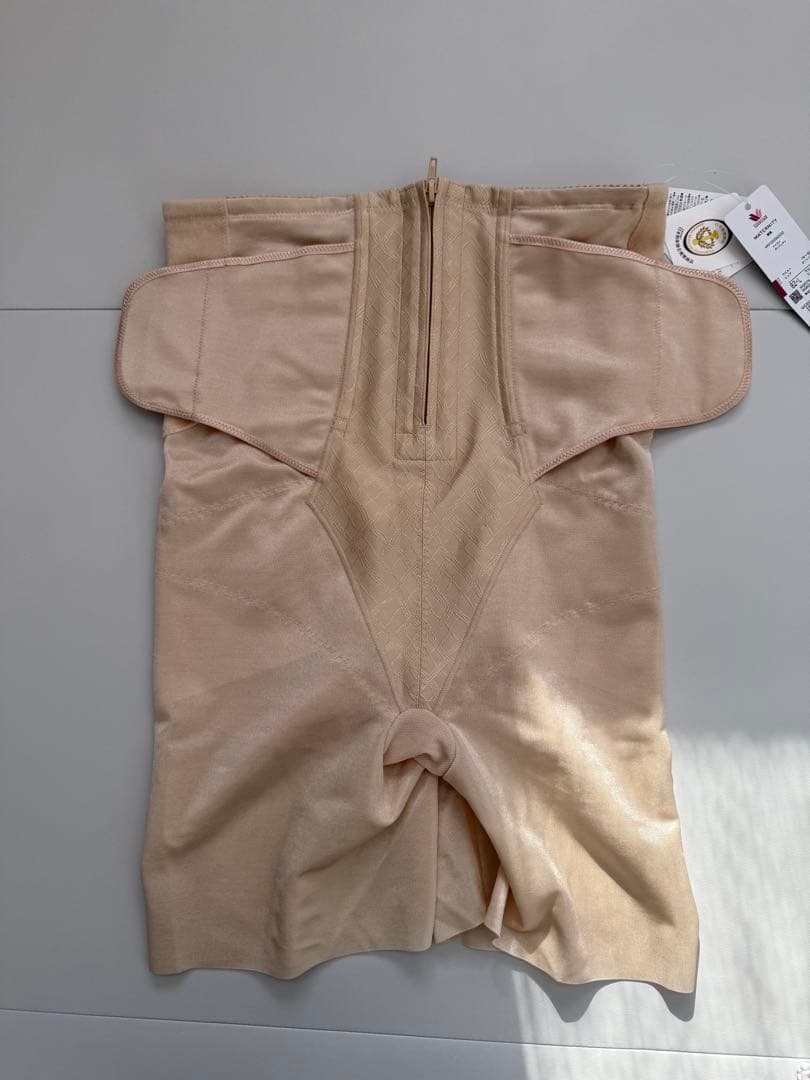 ワコール　シェイプマミーガードル　82