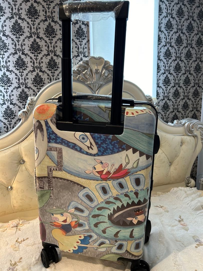 新品未使用アルベロベロアートプリント 中型キャリーケース軽量４輪雨雪保護カバー付