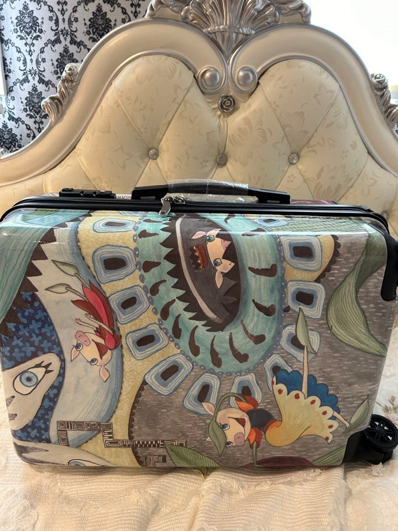 新品未使用アルベロベロアートプリント 中型キャリーケース軽量４輪雨雪保護カバー付