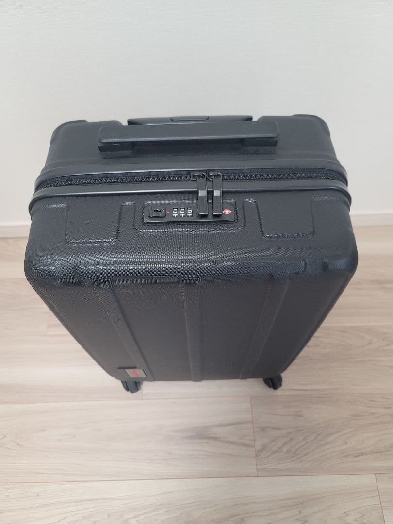 ブリーフィング スーツケース H-37（一部破損）