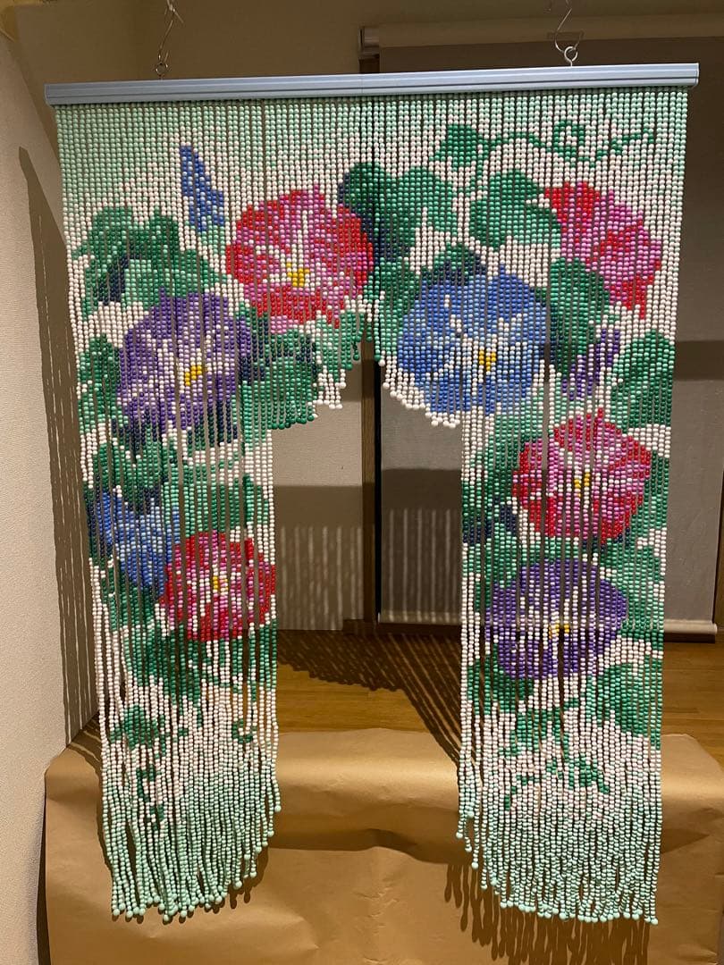 【完成品】　昭和レトロ　珠のれん　ビーズ　花柄