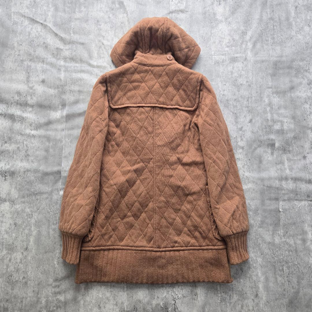 バーバリーブルーレーベル ベージュ ケーブル編み キルティング ダッフル