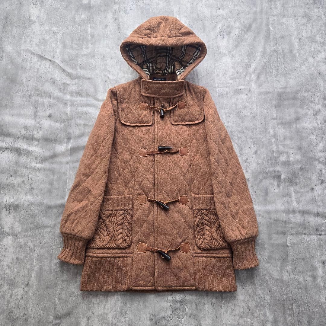 バーバリーブルーレーベル ベージュ ケーブル編み キルティング ダッフル