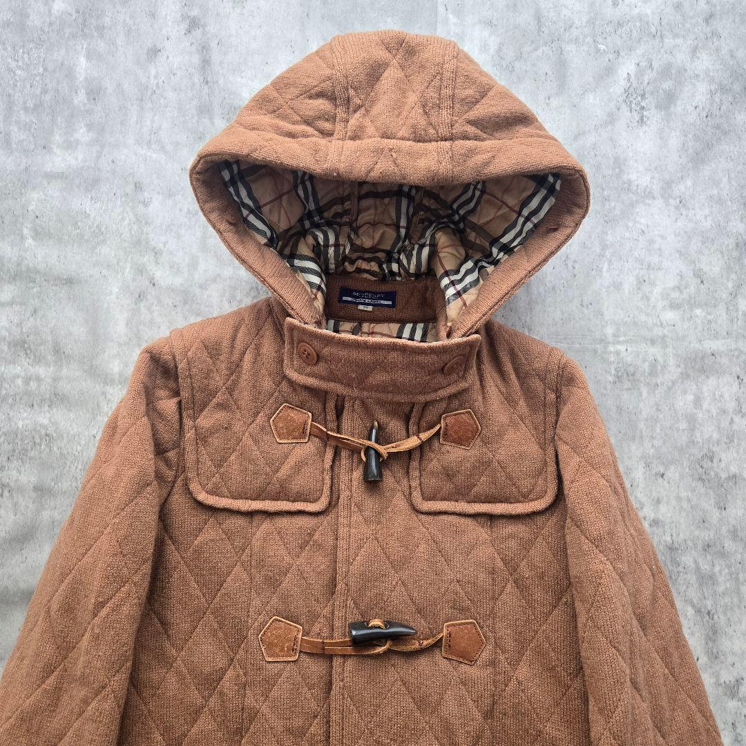 バーバリーブルーレーベル ベージュ ケーブル編み キルティング ダッフル