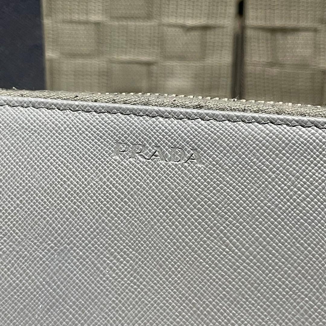 ぴ*あ様 PRADA グレー サフィアーノレザー 長財布